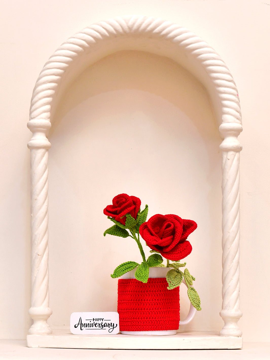 Passionate Elegance: Crochet Red Rose Mug Bouquet